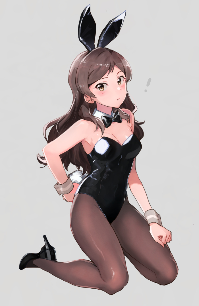 shirop imas, kitazawa shiho, idolmaster, idolmaster million live!, 1girl, animal ears, black bow, black bowtie, black leotard, black pantyhose, black shoes, bow, bowtie, breasts, brown eyes, brown hair, cleavage, detached collar, full body, grey background, high heels, kneeling, leotard, long hair, medium breasts, pantyhose, playboy bunny, rabbit ears, rabbit tail, shoes, simple background, solo, strapless, strapless leotard, tail, wavy hair, wrist cuffs