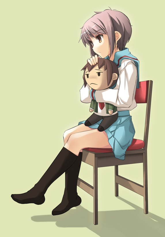 yuuji overall, nagato yuki, suzumiya haruhi no yuuutsu, 00s, black socks, chair, character doll, doll, green background, hug, kneehighs, legs, school uniform, serafuku, simple background, sitting, socks, solo