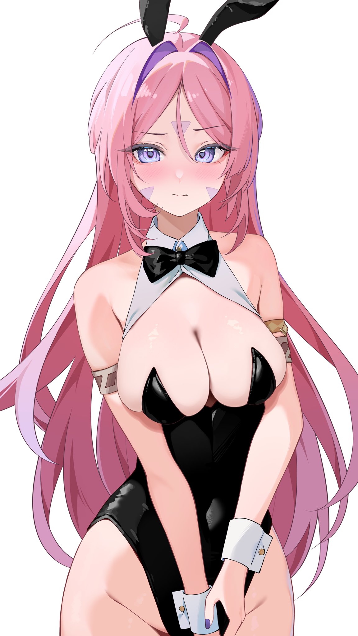 chobonu, citlali (genshin impact), genshin impact, commentary, highres, 1girl, alternate costume, animal ears, black bow, black bowtie, black leotard, blue eyes, blush, bow, bowtie, breasts, closed mouth, double-parted bangs, facial mark, forehead mark, forehead tattoo, leotard, long hair, looking at viewer, medium breasts, multicolored hair, pink hair, playboy bunny, purple hair, rabbit ears, solo, tattoo, triangle, triangle facial mark, very long hair, white background