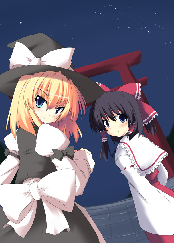 kugui kiyunemu, hakurei reimu, kirisame marisa, touhou, eyebrows, 2girls, apron, back, black hair, black hat, black skirt, black vest, blonde hair, blue eyes, blush, bow, closed mouth, female focus, frills, from behind, hair between eyes, hair bow, hair tubes, hat, hat bow, light smile, long sleeves, looking at viewer, looking back, multiple girls, night, night sky, outdoors, ponytail, puffy long sleeves, puffy sleeves, red bow, red ribbon, red skirt, ribbon, ribbon-trimmed sleeves, ribbon trim, shirt, skirt, skirt set, sky, smile, star (sky), torii, vest, white apron, white bow, white shirt, witch hat