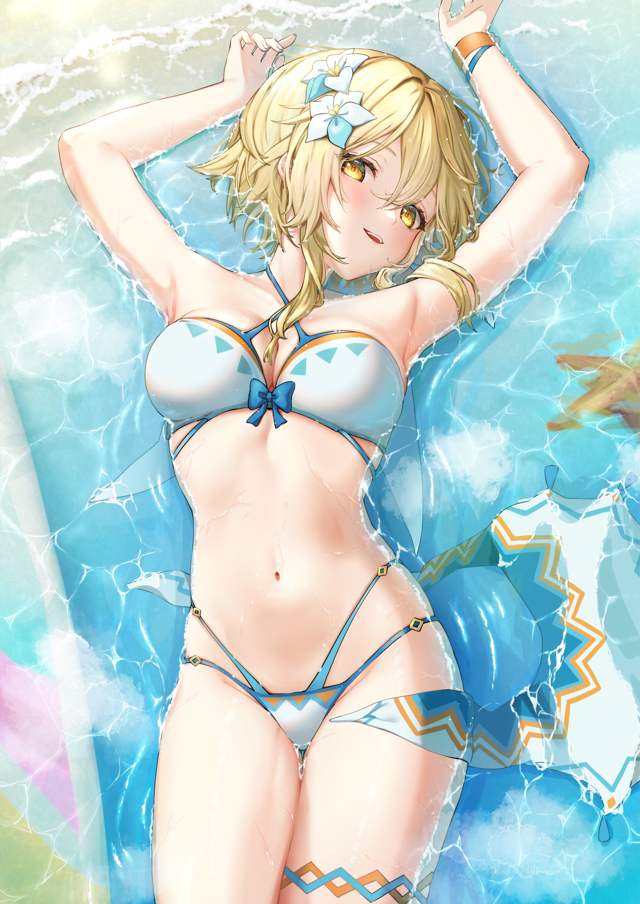 chumugi, lumine (genshin impact), lumine (hot springs) (genshin impact), genshin impact, absurdres, commentary, highres, 1girl, armpits, bikini, blonde hair, blush, breasts, cleavage, collarbone, flower, hair between eyes, hair flower, hair ornament, looking at viewer, lying, medium breasts, navel, official alternate costume, on back, parted lips, partially submerged, short hair with long locks, solo, stomach, swimsuit, teeth, upper teeth only, water, white bikini, white flower, yellow eyes