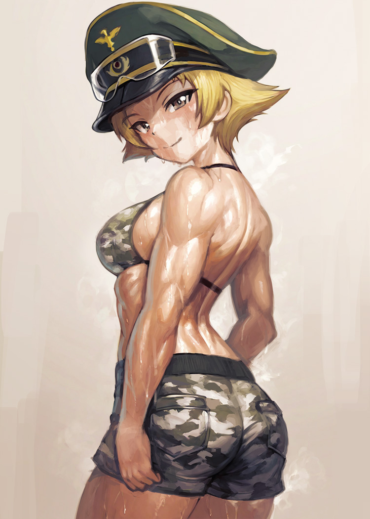 yilx, erwin (girls und panzer), girls und panzer, commentary, 1girl, back, bikini, bikini top only, blonde hair, brown eyes, camouflage, camouflage bikini, camouflage shorts, closed mouth, cowboy shot, from behind, goggles, goggles on headwear, green hat, grey background, grey shorts, hat, looking at viewer, looking back, military hat, muscular, muscular female, peaked cap, pointy hair, short hair, shorts, simple background, smile, solo, standing, steam, sweat, swimsuit
