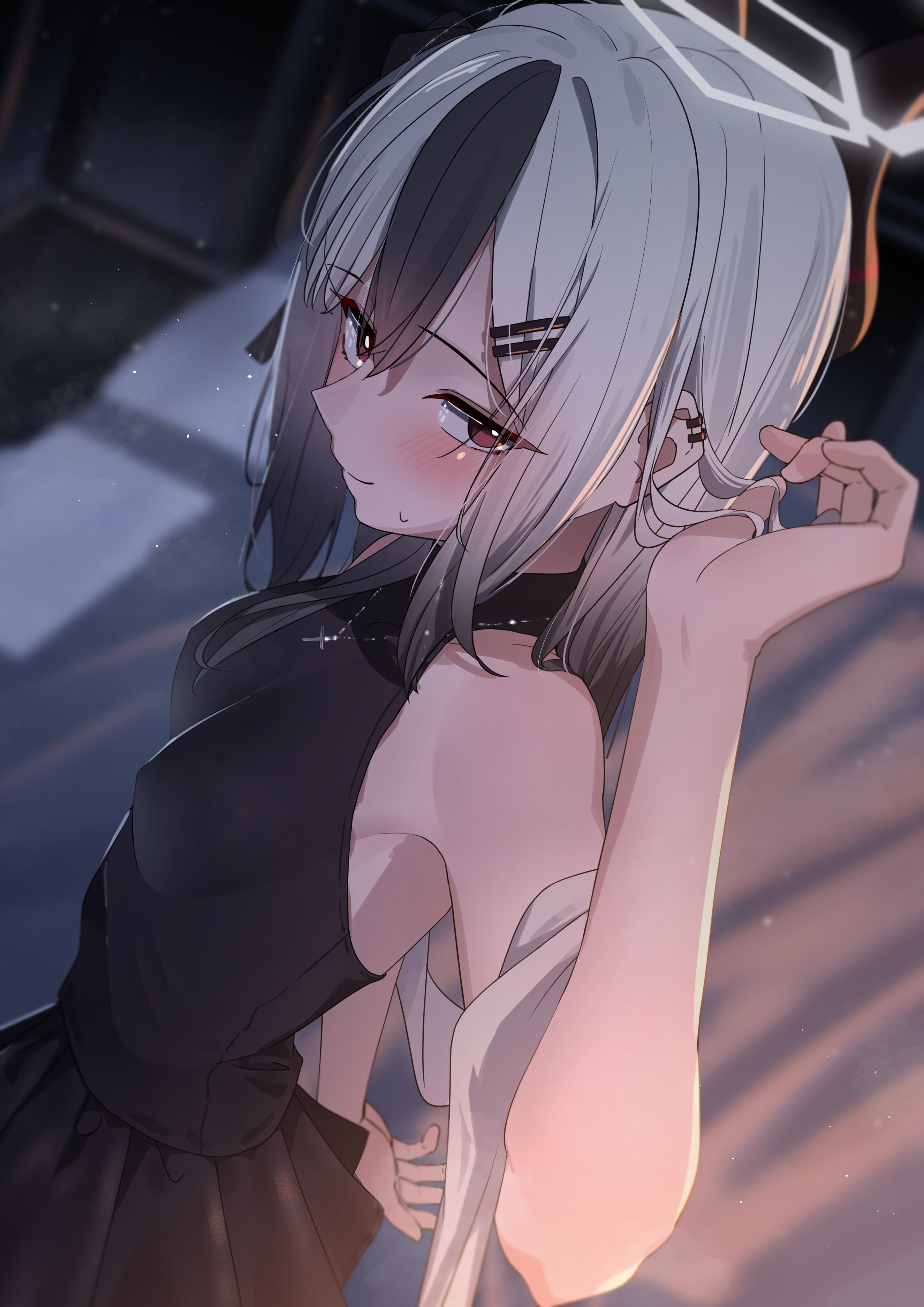 kazu (kauk3753), kayoko (blue archive), blue archive, absurdres, highres, 1girl, bare shoulders, bed, black dress, black hair, blush, demon horns, dress, ear piercing, hair between eyes, hair ornament, hairclip, halo, halter dress, halterneck, horns, indoors, jewelry, long hair, looking at viewer, multicolored hair, necklace, night, piercing, pillow, red eyes, seductive smile, sleeveless, sleeveless dress, smile, solo, towel, two-tone hair, white hair