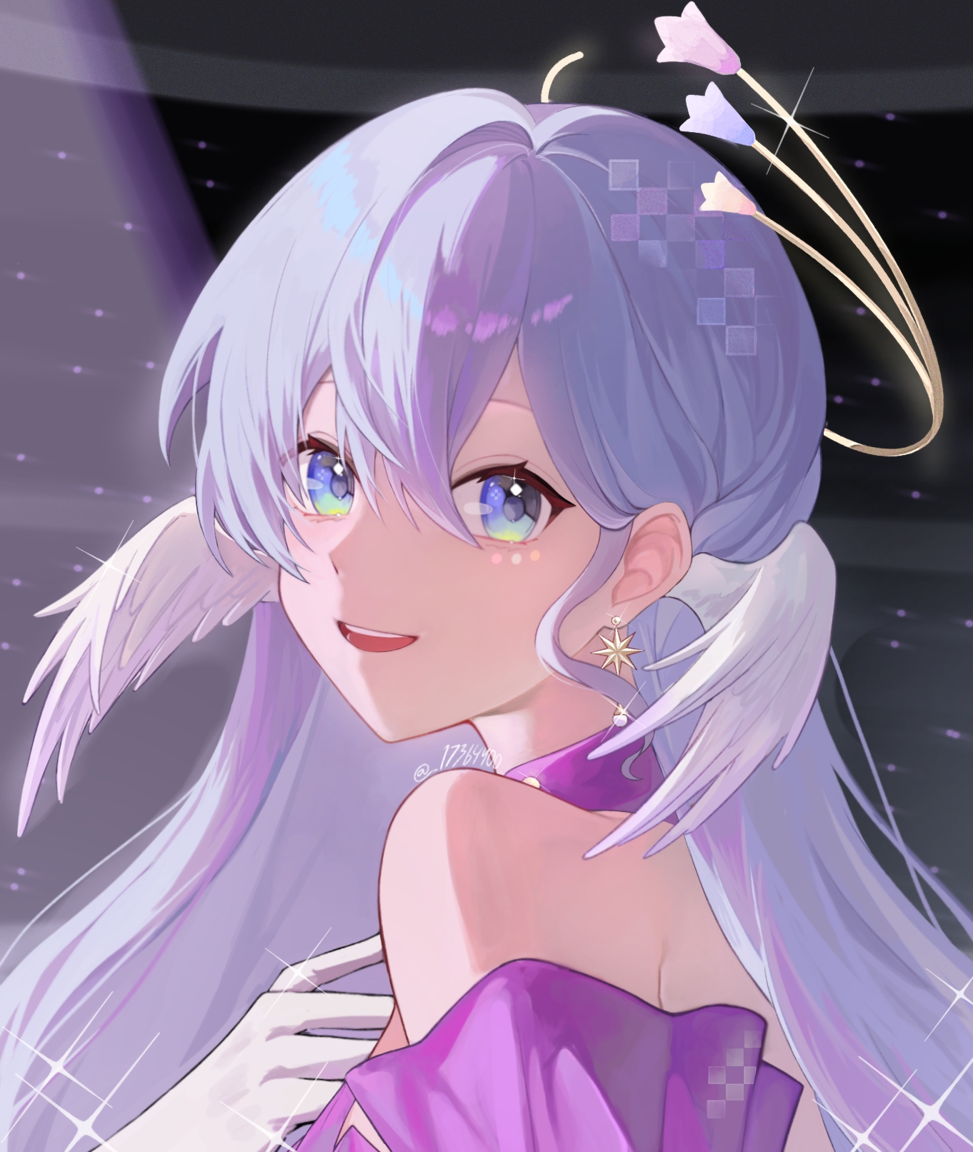 73b4yy0izoo, robin (honkai: star rail), honkai: star rail, honkai (series), highres, 1girl, ahoge, blue eyes, dress, earrings, feathered wings, gloves, head wings, jewelry, long hair, looking at viewer, looking back, open mouth, purple hair, solo, strapless, strapless dress, very long hair, white gloves, wings