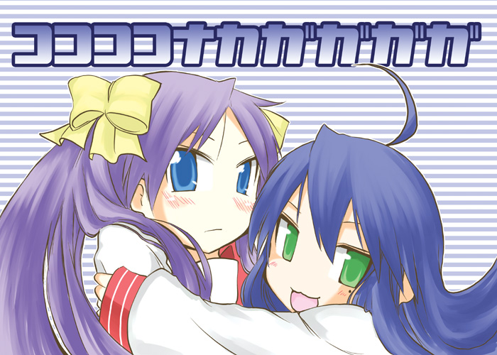 hane (hanegoya), hiiragi kagami, izumi konata, lucky star, 00s, 2girls, :d, blue eyes, blue hair, bow, green eyes, hair bow, hug, long hair, looking at viewer, mole, mole under eye, multiple girls, open mouth, sailor collar, school uniform, serafuku, shirt, simple background, smile, striped background, white shirt, yellow bow, yuri