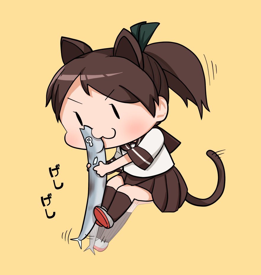 takasugi heppu, shikinami (kancolle), kantai collection, 1girl, :3, afterimage, animal ears, brown hair, brown sailor collar, brown skirt, cat ears, cat tail, eating, fish, orange background, oversized object, pleated skirt, ponytail, sailor collar, school uniform, serafuku, short hair, skirt, solid oval eyes, sound effects, tail