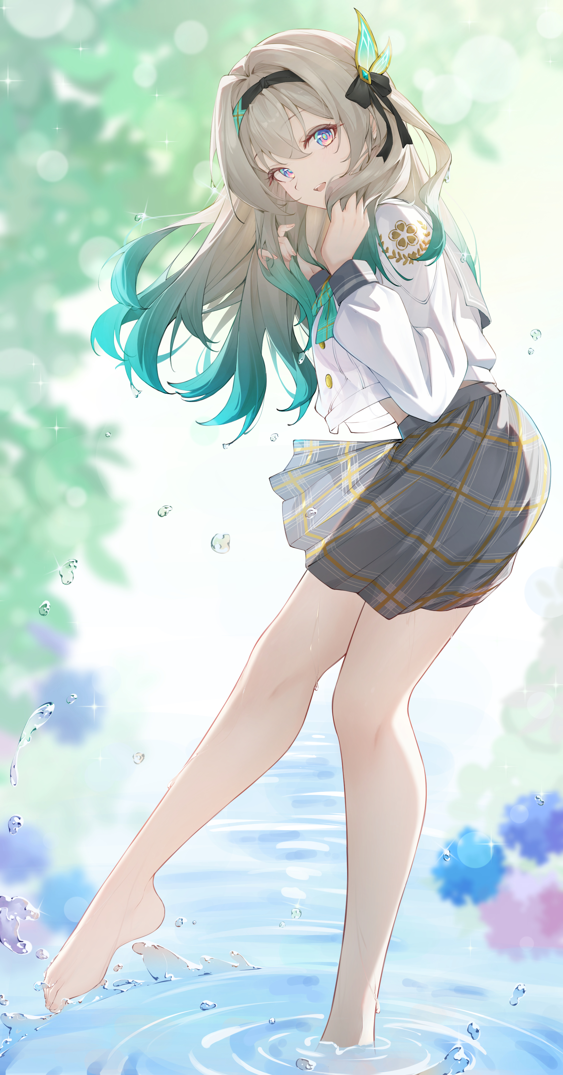 qi di xiong, firefly (honkai: star rail), firefly (spring missive) (honkai: star rail), honkai: star rail, honkai (series), absurdres, highres, 1girl, barefoot, black serafuku, bow, gradient hair, green bow, green hair, grey hair, grey skirt, hair between eyes, hair intakes, hair ornament, long hair, long sleeves, looking at viewer, multicolored hair, official alternate costume, official alternate hairstyle, open mouth, pink eyes, plaid bow, plaid clothes, plaid skirt, school uniform, serafuku, shirt, skirt, smile, solo, water, white shirt