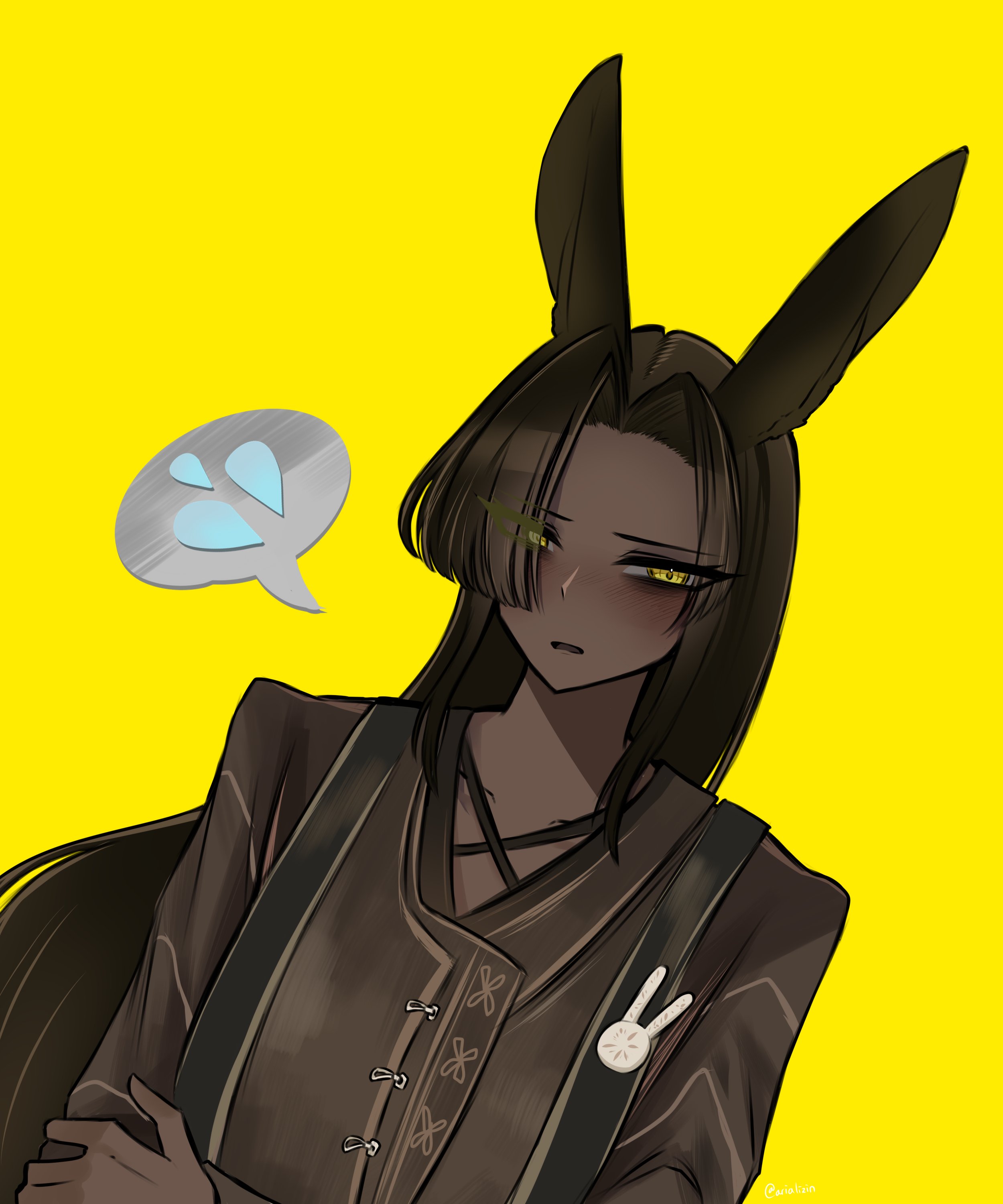arializin, zilu (project moon), limbus company, project moon, absurdres, highres, 1girl, brown coat, coat, dark-skinned female, dark skin, hair over one eye, long hair, long sleeves, open mouth, simple background, solo, speech bubble, upper body, yellow background, yellow eyes