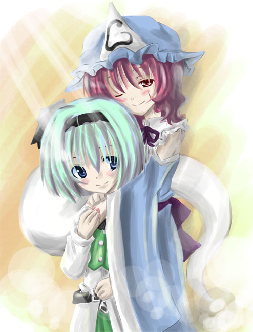 miwa maku, konpaku youmu, konpaku youmu (ghost), saigyouji yuyuko, touhou, 2girls, blue eyes, blush, female focus, green hair, hairband, hat, height difference, hitodama, hug, hug from behind, japanese clothes, kimono, multiple girls, one eye closed, pink hair, skirt, skirt set, smile, triangular headpiece