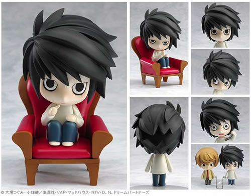 l (death note), yagami light, death note, nendoroid, lowres, photo (medium), 00s, 2boys, bags under eyes, chair, chibi, figure, multiple boys