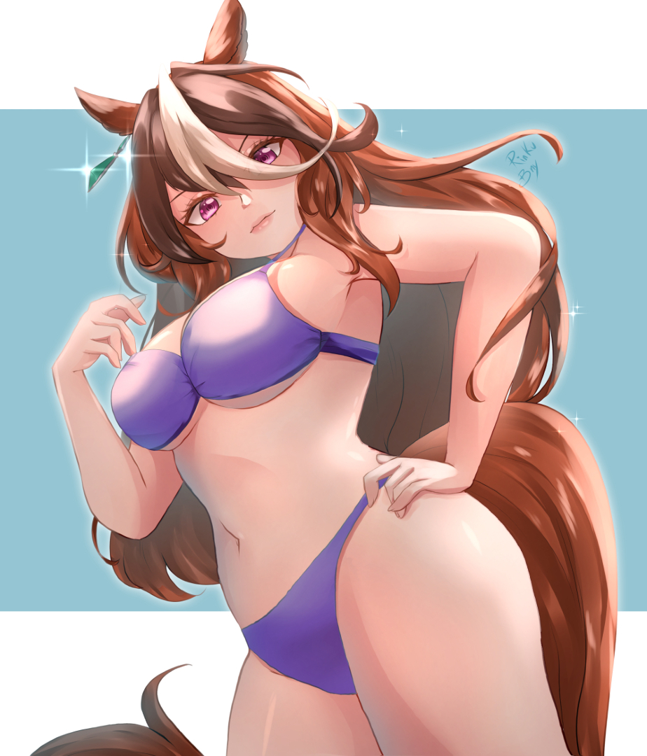 rinku bny, symboli rudolf (umamusume), umamusume, paid reward available, animal ears, bikini, brown hair, earrings, from behind, horse ears, horse girl, horse tail, jewelry, long hair, looking at viewer, multicolored hair, pink eyes, purple bikini, simple background, single earring, streaked hair, swimsuit, tail