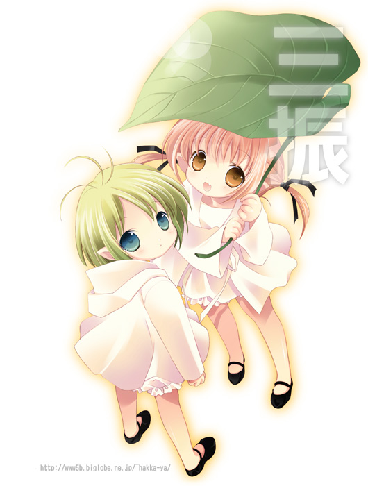 tokumi yuiko, binzume yousei, 00s, 2girls, antenna hair, blonde hair, blue eyes, brown eyes, dress, from above, leaf umbrella, looking at viewer, looking up, mary janes, multiple girls, pink hair, shoes, short hair, simple background, standing, umbrella, white background, white dress