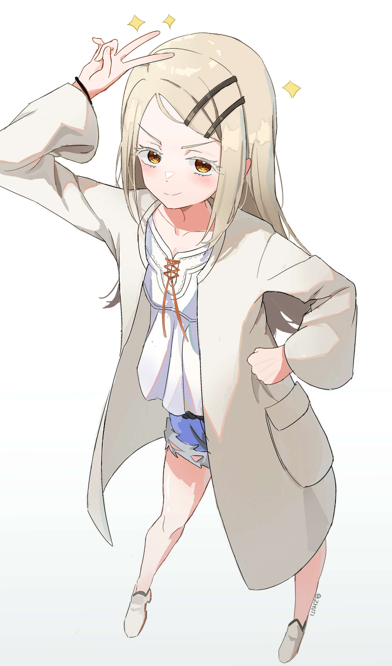 wrnmsb, shinosawa hiro, gakuen idolmaster, idolmaster, chinese commentary, commentary request, highres, >:), 1girl, arm up, blonde hair, blush, camisole, closed mouth, coat, collarbone, colored eyelashes, cutoffs, denim, denim shorts, eyelashes, forehead, foreshortening, full body, grey coat, hair ornament, hairclip, hand on own hip, long hair, long sleeves, looking at viewer, open clothes, open coat, orange eyes, parallel hairclips, parted bangs, shorts, simple background, smile, smirk, smug, solo, sparkle, split mouth, standing, twitter username, upturned eyes, v, v-shaped eyebrows, white background, white camisole, wide sleeves
