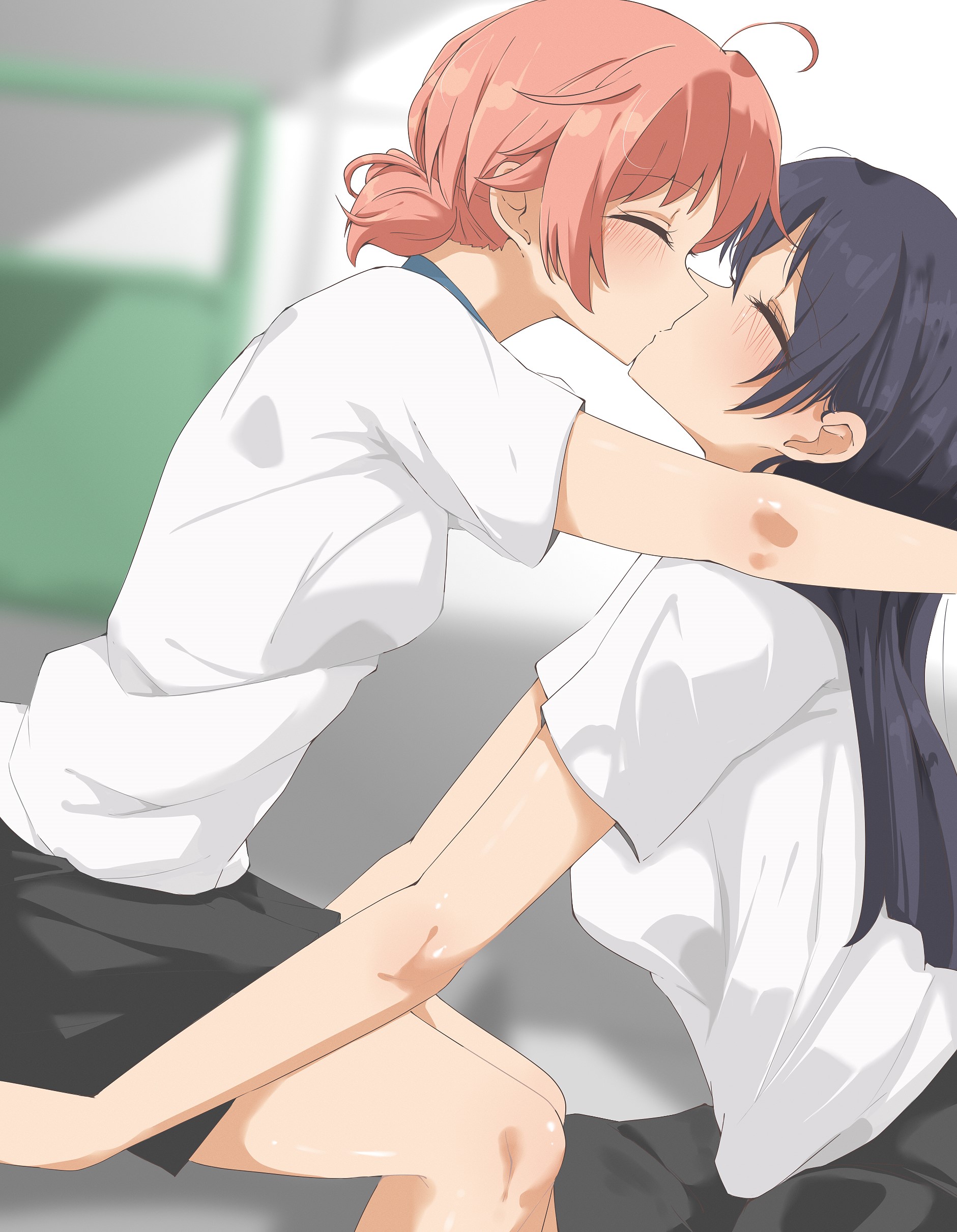 yuriyurisuki, koito yuu, nanami touko, yagate kimi ni naru, absurdres, highres, 2girls, ahoge, black hair, black shorts, blush, closed eyes, gym uniform, kiss, long hair, low twintails, multiple girls, orange hair, shirt, short hair, short sleeves, short twintails, shorts, twintails, white shirt, yuri