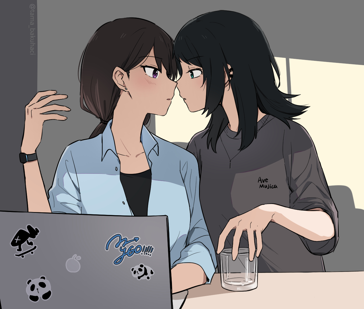 rankaku, shiina taki, yahata umiri, bang dream!, bang dream! it's mygo!!!!!, chinese commentary, commentary request, 2girls, black shirt, blue eyes, blue jacket, blush, brown hair, computer, cup, earclip, eye contact, face-to-face, grey shirt, imminent kiss, jacket, jewelry, laptop, long hair, looking at another, low ponytail, multiple girls, necklace, open mouth, ponytail, purple eyes, shirt, short sleeves, watch, wristwatch, yuri