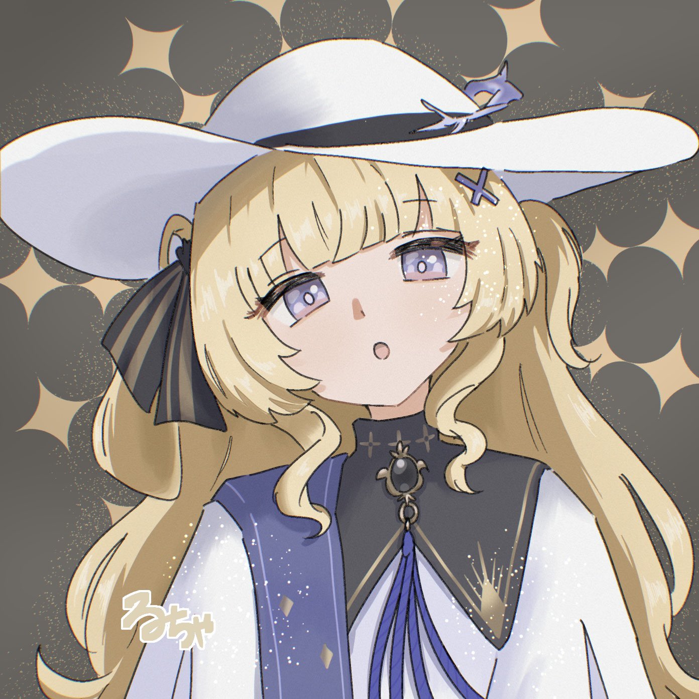 lucha (luchaart), phoebe (wuthering waves), wuthering waves, commentary, highres, 1girl, :o, artist name, black bow, black collar, blonde hair, bow, collar, hair bow, hair ornament, hat, jewelry, large hat, long hair, looking at viewer, open mouth, pendant, purple eyes, shirt, signature, solo, striped bow, sun hat, upper body, white hat, white shirt, x hair ornament