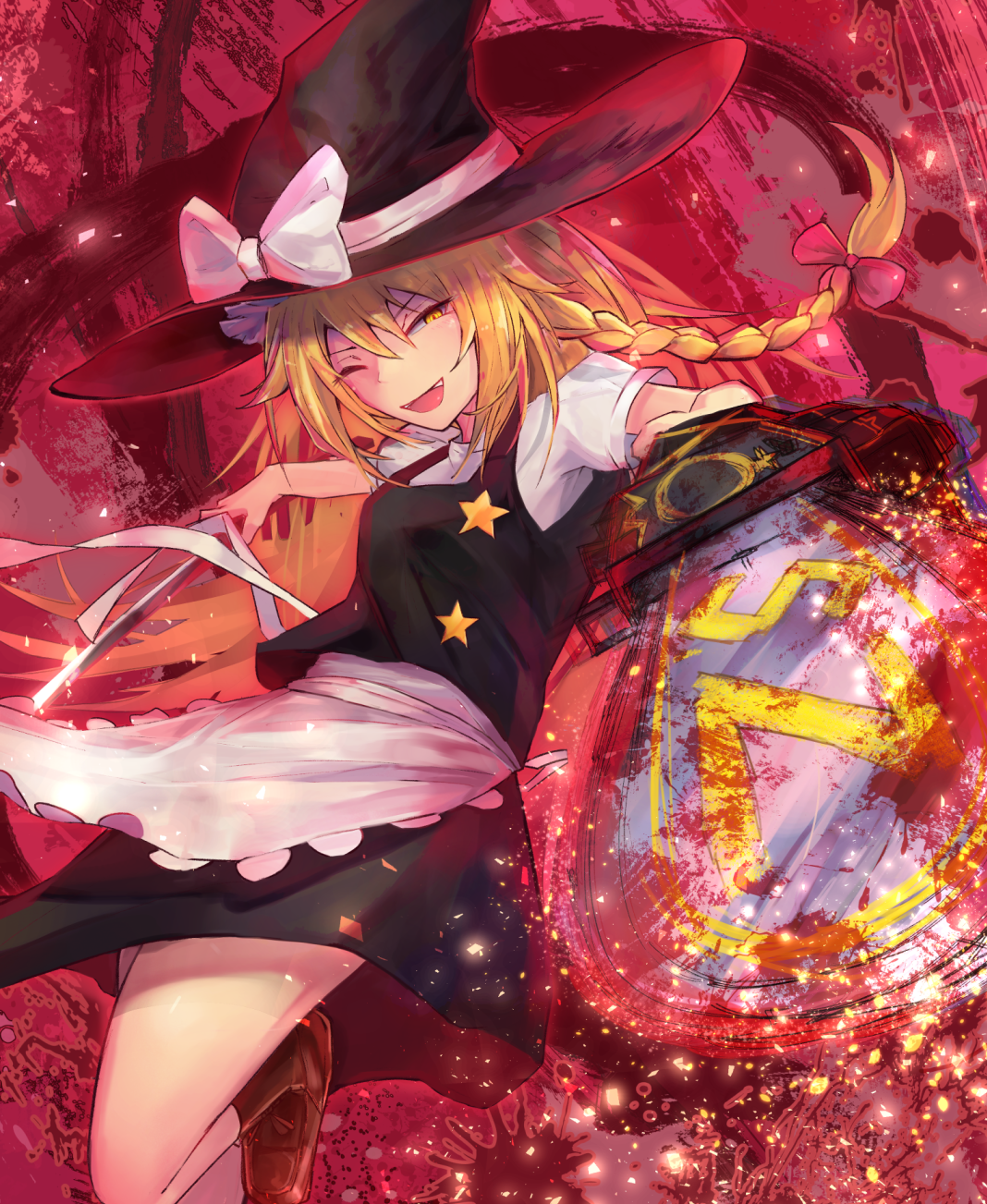 shinonome tsukasa, kirisame marisa, suzu (cookie), cookie (touhou), touhou, commentary request, highres, 1girl, apron, black hat, black shoes, black skirt, black vest, blonde hair, bow, braid, chainsaw, foot out of frame, frilled apron, frills, hair bow, hat, hat bow, holding, holding knife, knife, long hair, looking at viewer, one eye closed, open mouth, red background, red bow, shirt, shoes, side braid, single braid, skirt, skirt set, smile, solo, star (symbol), vest, waist apron, white apron, white bow, white shirt, witch hat, yellow eyes