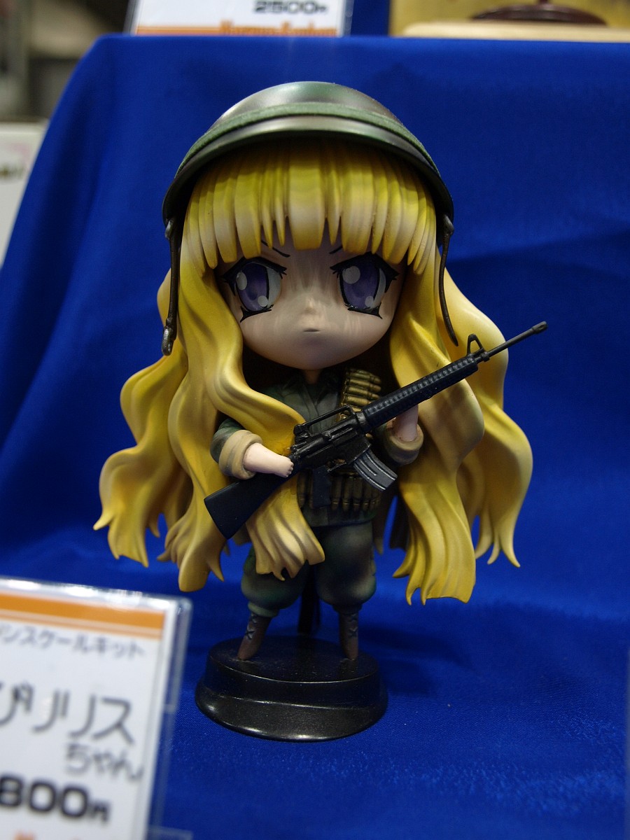 lilith (yamibou), yami to boushi to hon no tabibito, uniform, highres, photo (medium), 00s, 1girl, blonde hair, blue eyes, chibi, female focus, figure, gun, helmet, long hair, military, soldier, solo, very long hair, weapon