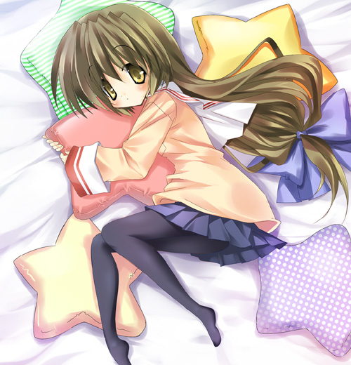 paco, ibuki fuuko, clannad, 00s, feet, hugging object, long hair, lying, pantyhose, pillow, pillow hug, school uniform, serafuku, socks, solo, starfish, yellow eyes