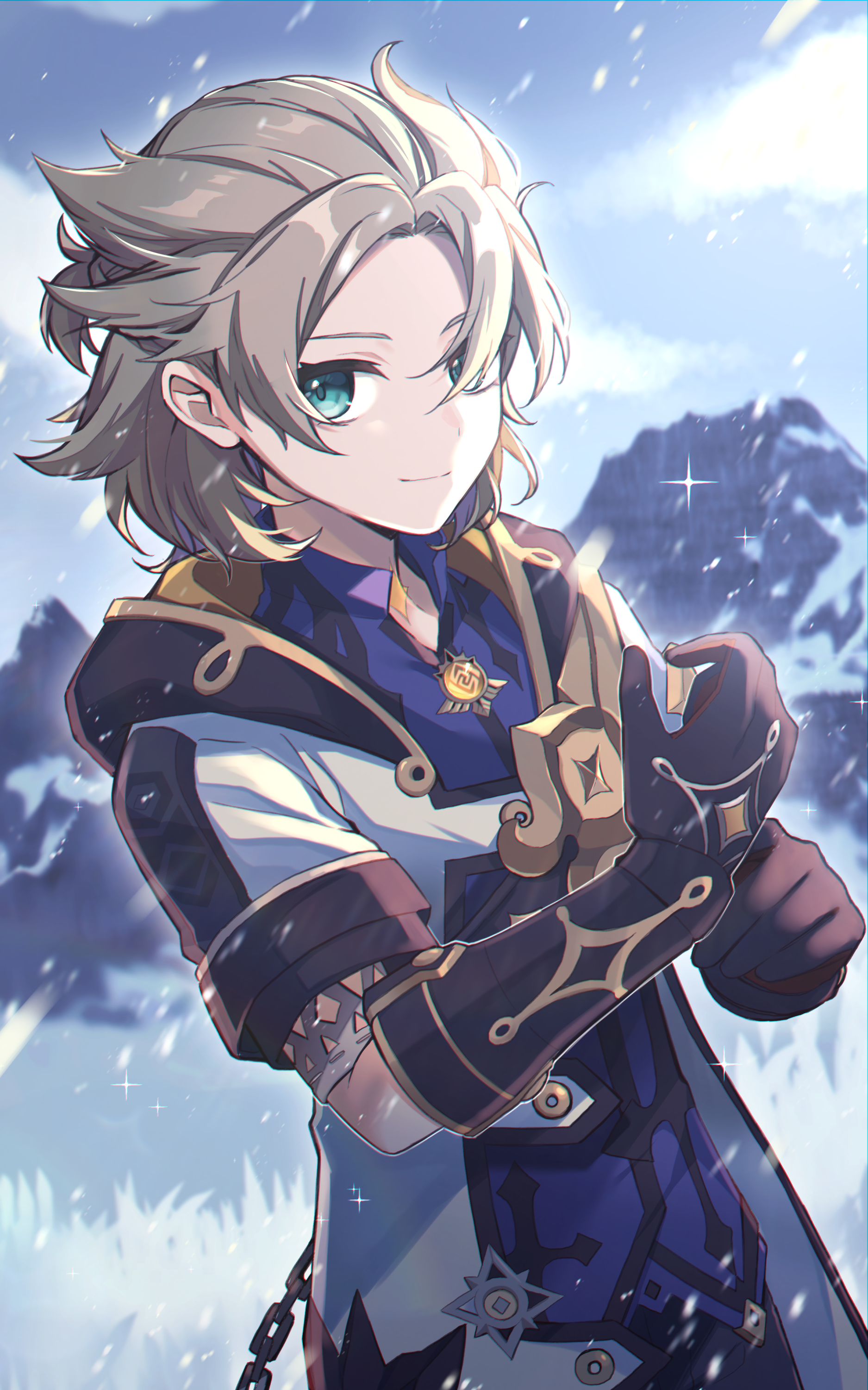 kuoinu, albedo (genshin impact), genshin impact, absurdres, commentary request, highres, 1boy, blue shirt, brown gloves, closed mouth, coat, day, gloves, green eyes, grey hair, hood, hood down, looking at viewer, male focus, mountain, outdoors, shirt, short hair, short sleeves, smile, solo, upper body, white coat