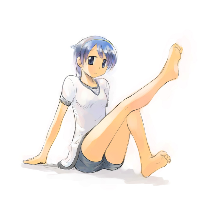 ikeda jun (mizutamari), original, 1girl, barefoot, feet, female focus, legs, shorts, soles, solo, toes