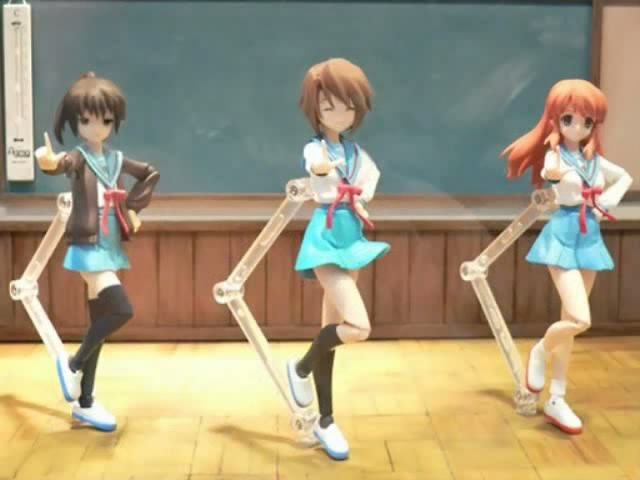 asahina mikuru, koizumi itsuki, koizumi itsuki (female), kyon, kyonko, figma, suzumiya haruhi no yuuutsu, gender request, photo (medium), 00s, figure, genderswap, school uniform, serafuku, thighhighs