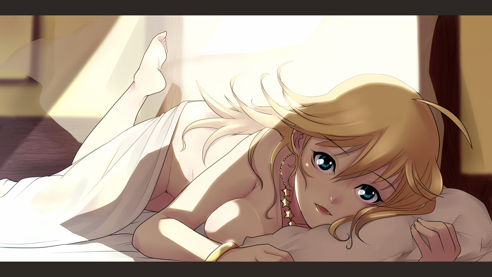 ban! (bansankan), hoshii miki, idolmaster, idolmaster (classic), idolmaster 1, bad id, bad pixiv id, 00s, 1girl, ahoge, barefoot, bed sheet, blonde hair, blue eyes, covering privates, feet, female focus, naked sheet, nude, nude cover, solo