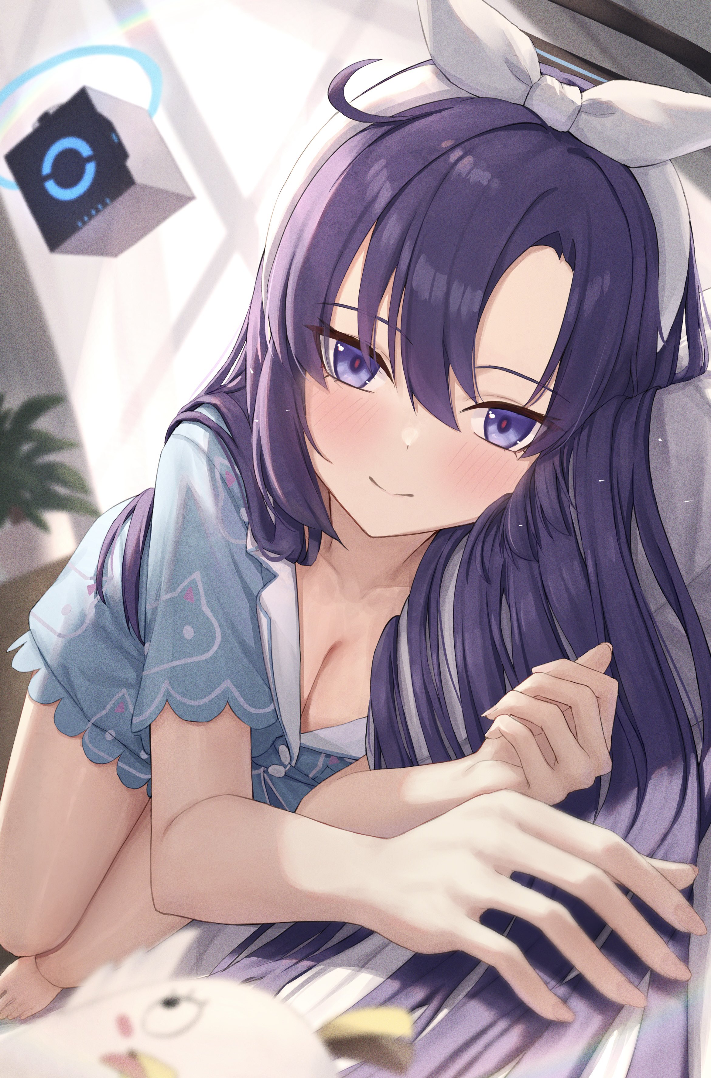huran tea, peroro (blue archive), yuuka (blue archive), yuuka (pajamas) (blue archive), blue archive, absurdres, commentary, highres, 1girl, animal print, black halo, blue pajamas, blush, breasts, cat print, cleavage, closed mouth, hairband, halo, long hair, looking at viewer, lying, mechanical halo, official alternate costume, on side, pajamas, print pajamas, purple eyes, purple hair, short sleeves, sleepwear, smile, solo, white hairband