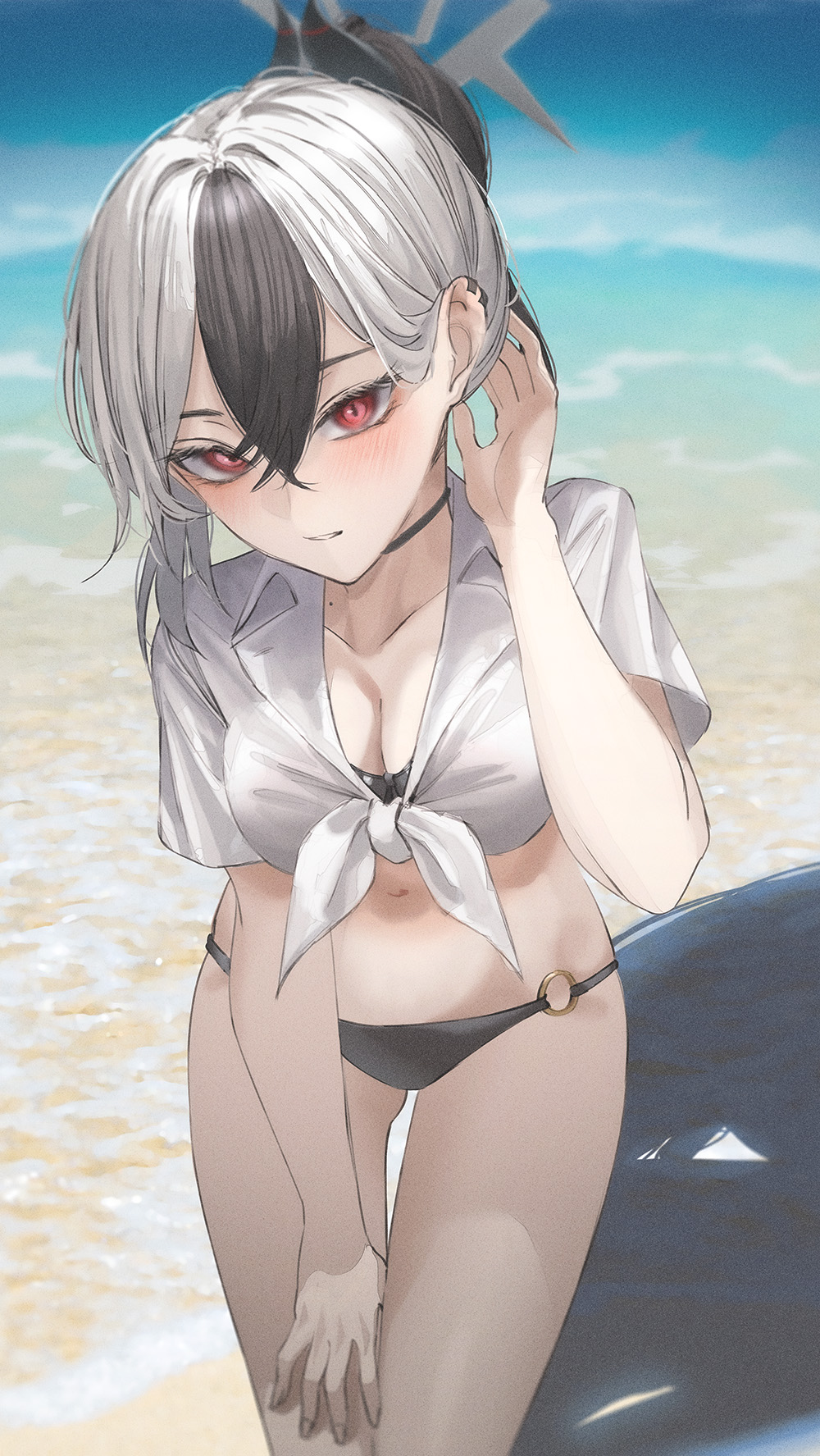 kangshi, kayoko (blue archive), blue archive, highres, 1girl, adjusting hair, beach, bikini, black bikini, black choker, black hair, black horns, blush, breasts, choker, cleavage, demon horns, grey halo, hair between eyes, halo, horns, looking at viewer, medium breasts, multicolored hair, o-ring, o-ring bikini, o-ring bikini bottom, parted lips, ponytail, red eyes, shirt, short sleeves, solo, swimsuit, tied shirt, two-tone hair, water, white hair, white shirt