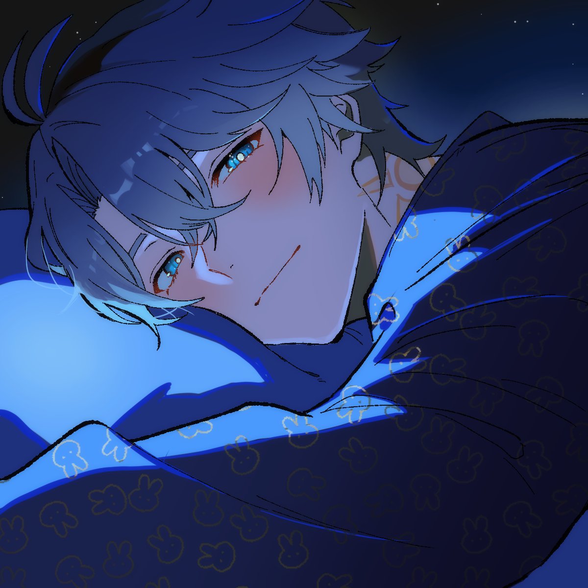 phainon (honkai: star rail), honkai: star rail, honkai (series), commentary, english commentary, highres, 1boy, alternate costume, animal print, antenna hair, black background, blue eyes, blue pajamas, blue shirt, blush, closed mouth, crossed bangs, from side, grey hair, hair between eyes, hazozoyaku, long sleeves, looking at viewer, lying, male focus, neck tattoo, on bed, on stomach, pajamas, pillow, rabbit print, shirt, short hair, simple background, smile, solo, sun symbol, sun tattoo, tan, tattoo