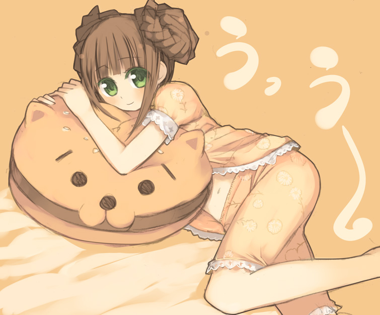 kashiwamochi yomogi, takatsuki yayoi, idolmaster, idolmaster (classic), 00s, alternate hairstyle, bed, brown hair, burger, food, green eyes, lying, midriff, navel, pajamas, pillow, smile, solo