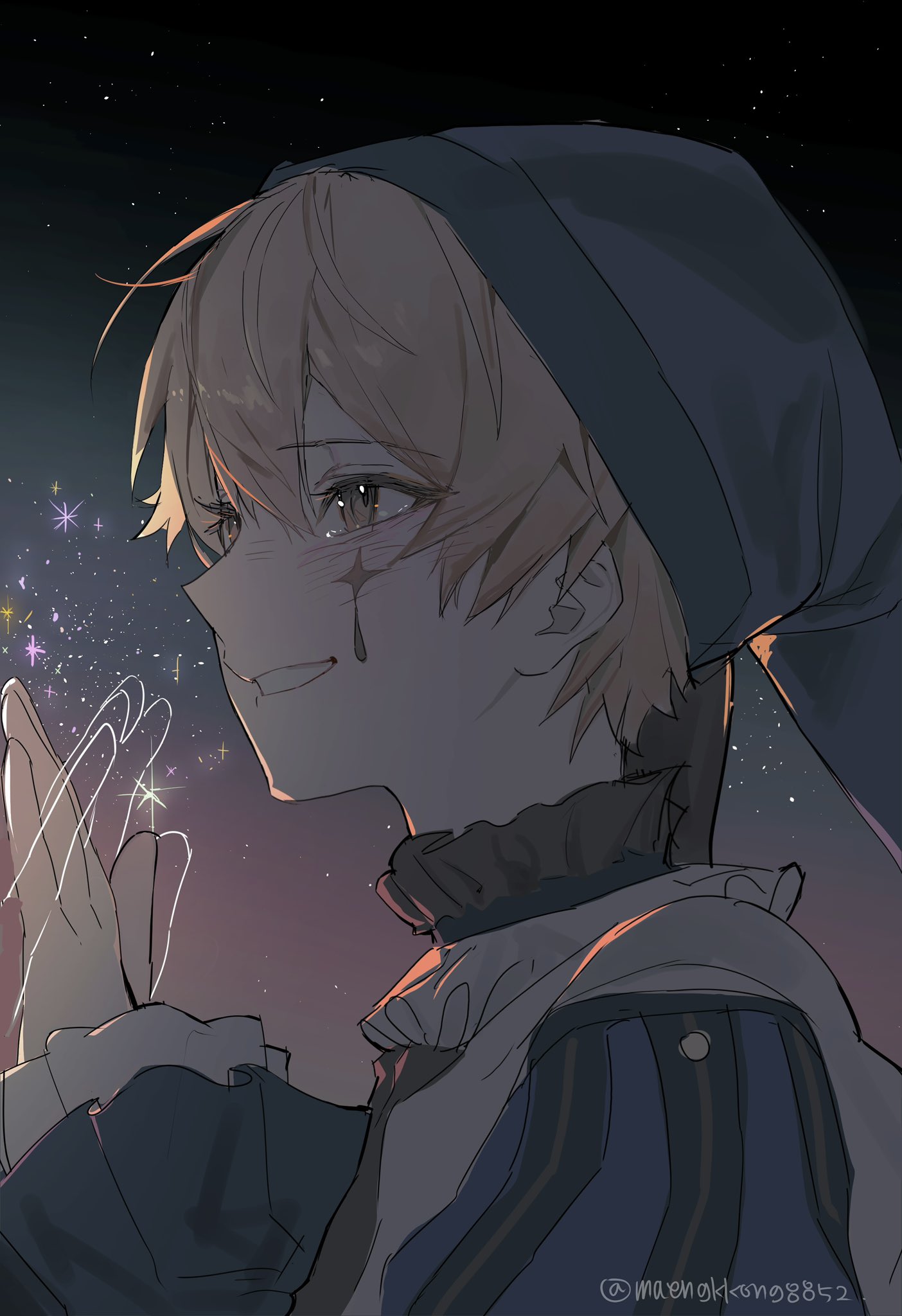 maengkkong8852, tenma tsukasa, project sekai, highres, 1boy, blonde hair, blush, facial mark, frilled sleeves, frills, from side, hat, jester cap, long sleeves, male focus, neck ruff, night, night sky, official alternate costume, shirt, short hair, sky, smile, solo, star (sky), star (symbol), starry sky, teeth, twitter username, upper body, yellow eyes