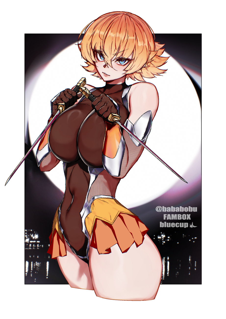 bluecup, igawa sakura, taimanin (series), taimanin asagi, highres, 1girl, bare shoulders, blonde hair, border, breasts, collarbone, covered navel, curvy, highleg, highleg leotard, holding, holding weapon, large breasts, leotard, looking at viewer, medium hair, narrow waist, parted lips, shiny skin, short hair, simple background, smile, taimanin suit, weapon, white border, wide hips