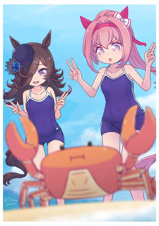 mizuki maya, haru urara (umamusume), rice shower (umamusume), umamusume, commentary request, 2girls, :i, :o, animal, animal ears, bare shoulders, blue sky, blurry, blurry foreground, breasts, brown hair, cloud, competition school swimsuit, crab, day, depth of field, double v, hair intakes, horse ears, horse girl, horse tail, long hair, looking at animal, multiple girls, one-piece swimsuit, pink hair, ponytail, purple one-piece swimsuit, school swimsuit, sidelocks, sky, small breasts, standing, swimsuit, tail, tracen swimsuit, v, v-shaped eyebrows