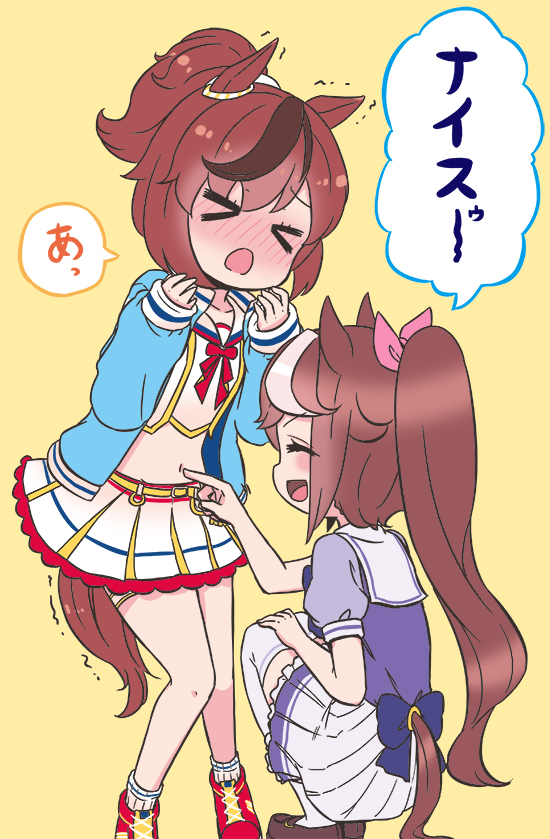 mizuki maya, nice nature (run&win) (umamusume), nice nature (umamusume), tokai teio (umamusume), umamusume, commentary, > <, 2girls, animal ears, blush, brown hair, brown shoes, cheerleader, collarbone, colored speech bubble, d:, dx, horse ears, horse girl, horse tail, knees together feet apart, loafers, long hair, midriff, miniskirt, multicolored hair, multiple girls, navel, nose blush, official alternate costume, open mouth, over-kneehighs, pleated skirt, poking belly, ponytail, puffy short sleeves, puffy sleeves, purple shirt, raised inner eyebrows, red shoes, sailor collar, sailor shirt, school uniform, shirt, shoes, short sleeves, skirt, sneakers, speech bubble, squatting, standing, streaked hair, summer uniform, tail, thigh strap, thighhighs, tracen school uniform, trembling, white sailor collar, white shirt, white skirt, white thighhighs, yellow background