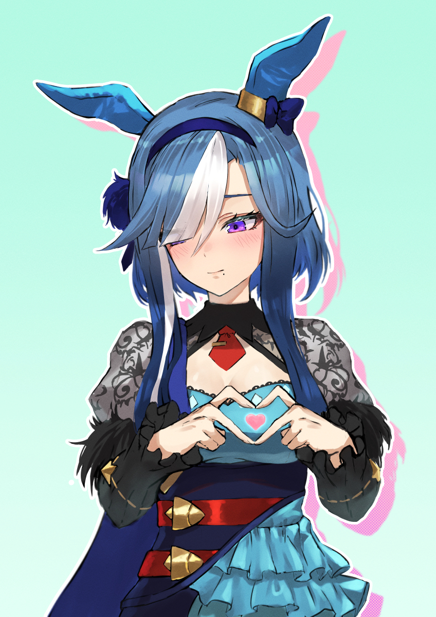 beruu, admire groove (umamusume), umamusume, commentary, highres, 1girl, animal ears, blue hair, blue hairband, blush, breasts, cleavage, ear covers, green background, hairband, heart, heart hands, horse ears, horse girl, large breasts, long hair, long sleeves, looking to the side, mole, mole under mouth, multicolored hair, necktie, purple eyes, red necktie, short necktie, simple background, solo, streaked hair, two-tone hair, upper body, white hair