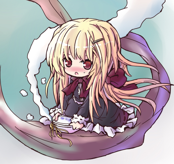 shio poteto, original, 1girl, blonde hair, cup ramen, female focus, gothic lolita, instant soba, lolita fashion, red eyes, solo, yakisoba