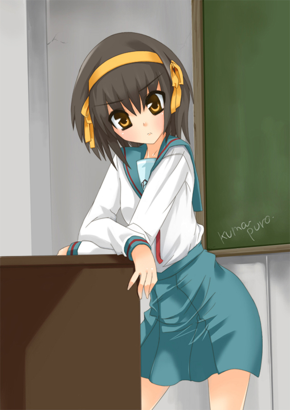 shouji ayumu, suzumiya haruhi, kadokawa shoten, suzumiya haruhi no yuuutsu, >:), 00s, 1girl, blush, brown eyes, brown hair, chalkboard, closed mouth, crossed arms, female focus, hair ribbon, indoors, long sleeves, looking at viewer, ribbon, sailor collar, school, school uniform, serafuku, solo, standing, v-shaped eyebrows