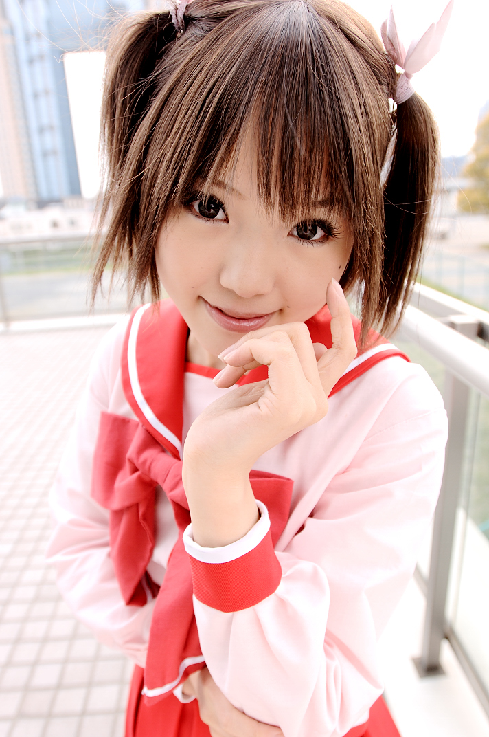kipi-san, yuzuhara konomi, to heart (series), to heart 2, photo (medium), 1girl, asian, brown hair, cosplay, female focus, looking at viewer, mole, outdoors, school uniform, serafuku, short hair, solo, twintails, yuzuhara konomi (cosplay)