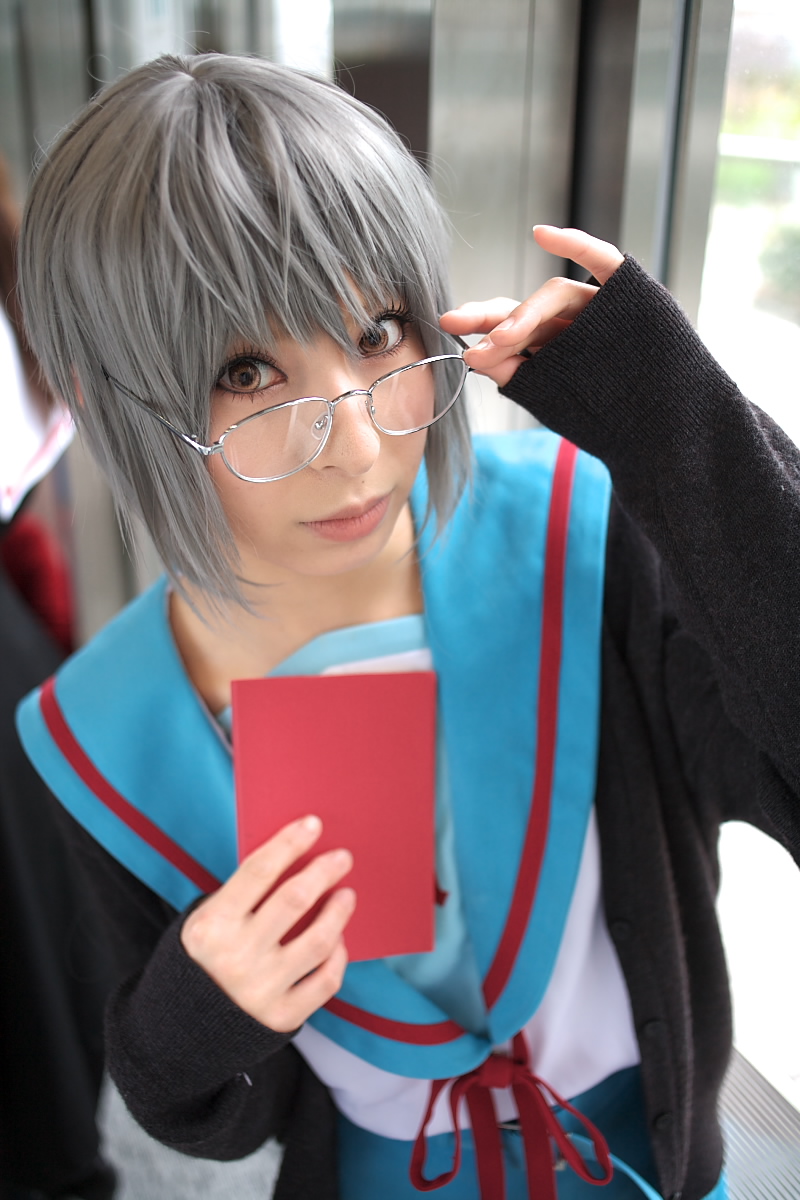 ari (model), nagato yuki, suzumiya haruhi no yuuutsu, highres, photo (medium), cosplay, glasses, sailor, school uniform, serafuku