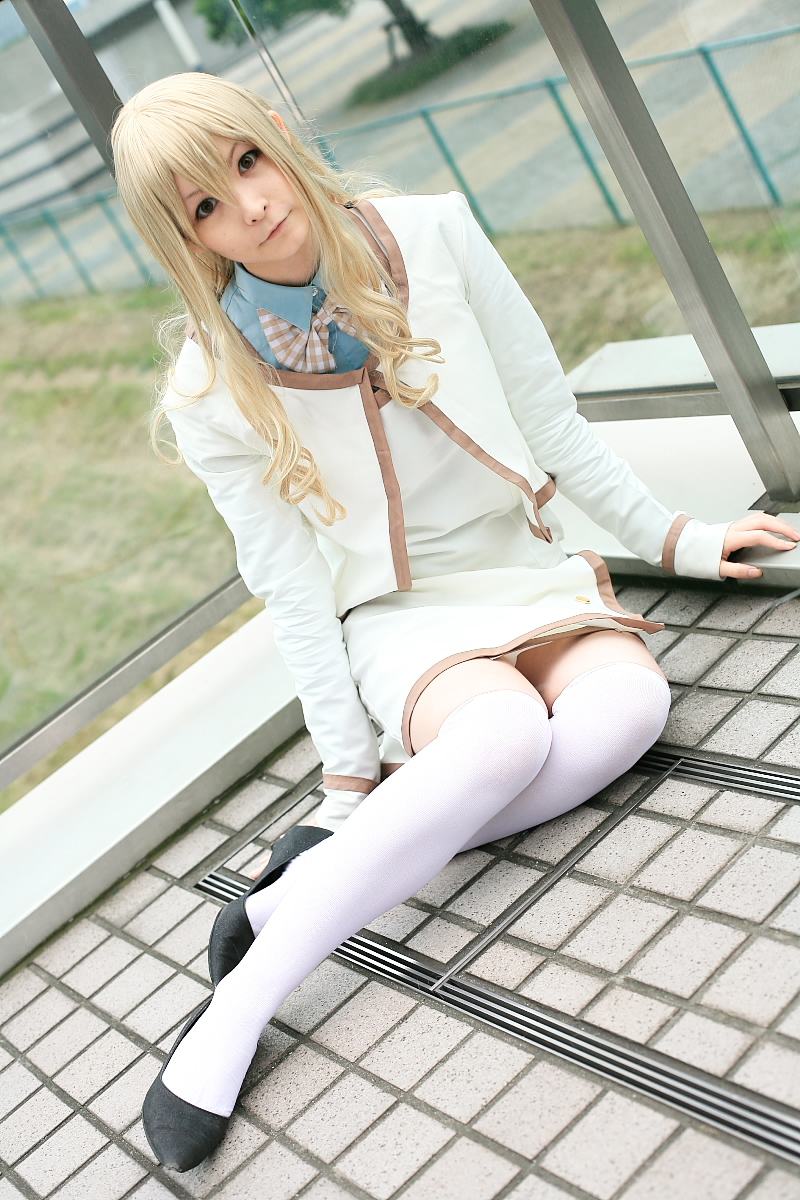 konohana hikari, strawberry panic!, highres, photo (medium), 1girl, asian, blazer, blonde hair, cosplay, female focus, jacket, konohana hikari (cosplay), looking at viewer, miniskirt, para noiko, school uniform, sitting, skirt, solo, thighhighs, white thighhighs, yokozuwari, zettai ryouiki