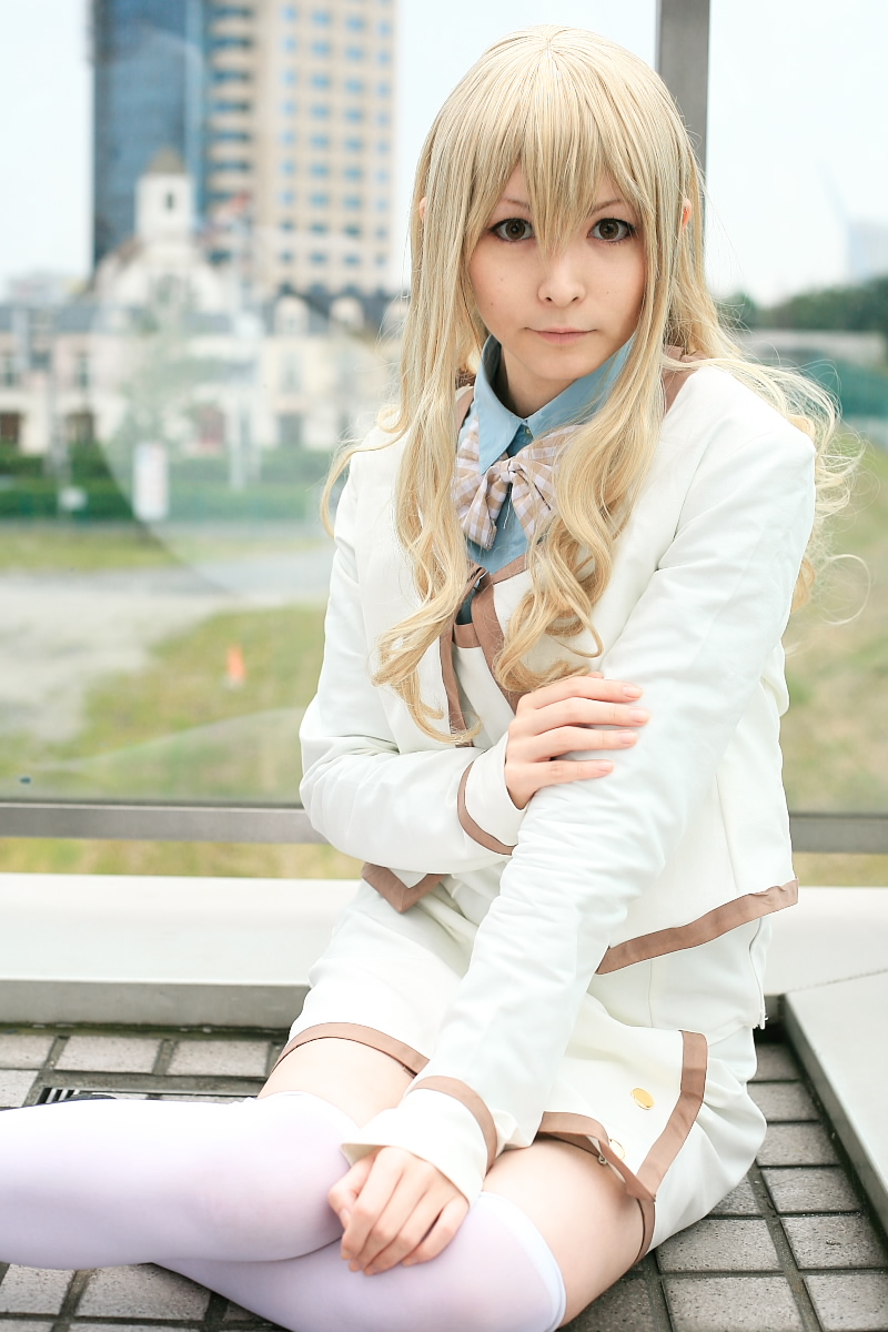 konohana hikari, strawberry panic!, highres, photo (medium), 1girl, asian, blazer, blonde hair, cosplay, female focus, jacket, konohana hikari (cosplay), looking at viewer, miniskirt, para noiko, school uniform, sitting, skirt, solo, thighhighs, white thighhighs, yokozuwari, zettai ryouiki