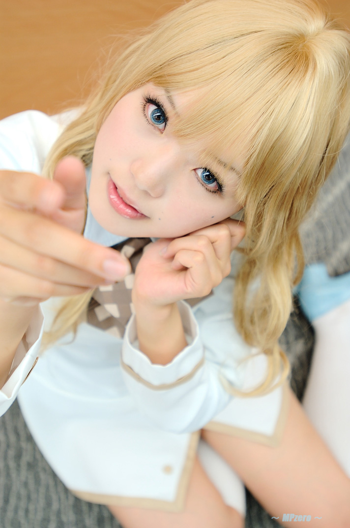 kipi-san, konohana hikari, strawberry panic!, photo (medium), 1girl, asian, blonde hair, blue eyes, color contacts, cosplay, female focus, kneehighs, konohana hikari (cosplay), mole, school uniform, socks, solo