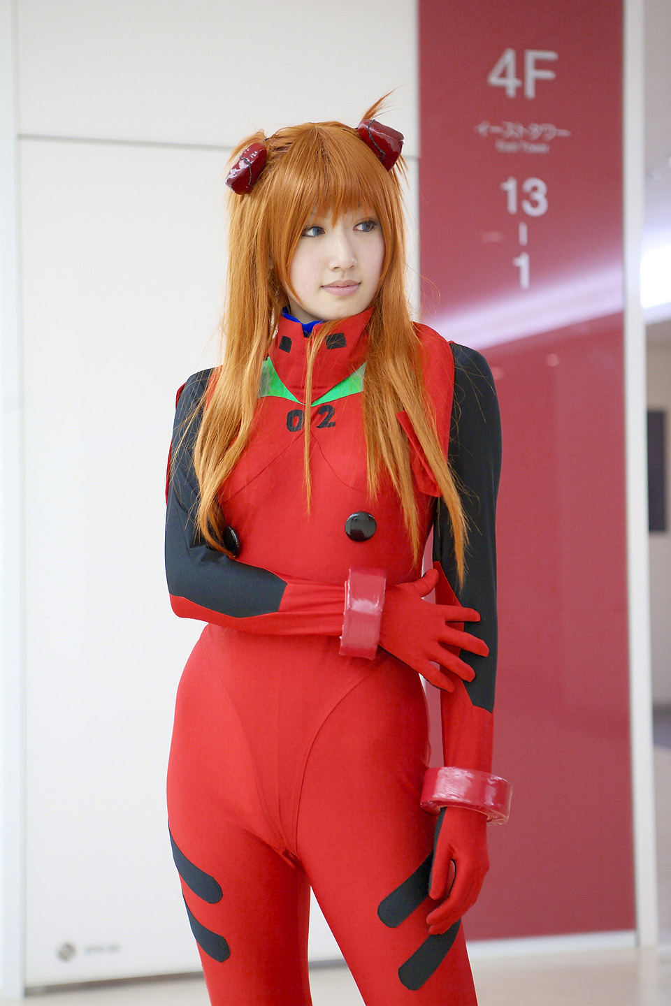 saya (cosplayer), neon genesis evangelion, highres, photo (medium), bodysuit, cosplay, mecha pilot suit, plugsuit (evangelion), red bodysuit, souryuu asuka langley (cosplay)