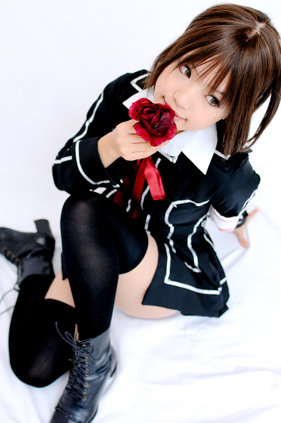 kipi-san, kurosu yuuki, vampire knight, photo (medium), 1girl, armband, asian, boots, brown eyes, brown hair, cosplay, female focus, flower, kurosu yuuki (cosplay), rose, school uniform, serafuku, short hair, simple background, solo, thighhighs, white background, zettai ryouiki