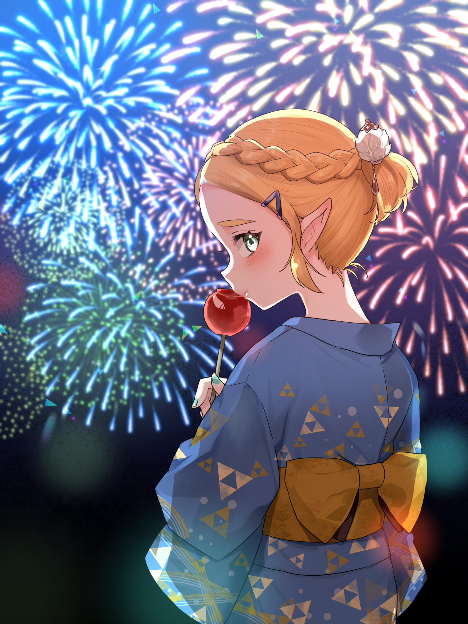 wasabi (legemd), princess zelda, nintendo, the legend of zelda, the legend of zelda: tears of the kingdom, commentary request, highres, 1girl, aerial fireworks, alternate costume, alternate hairstyle, blonde hair, blue kimono, blush, braid, candy apple, crown braid, fireworks, food, from behind, green eyes, holding, holding candy apple, holding food, japanese clothes, kimono, looking at viewer, looking back, nape, obi, sash, short hair, solo, triforce print, upper body, yellow sash