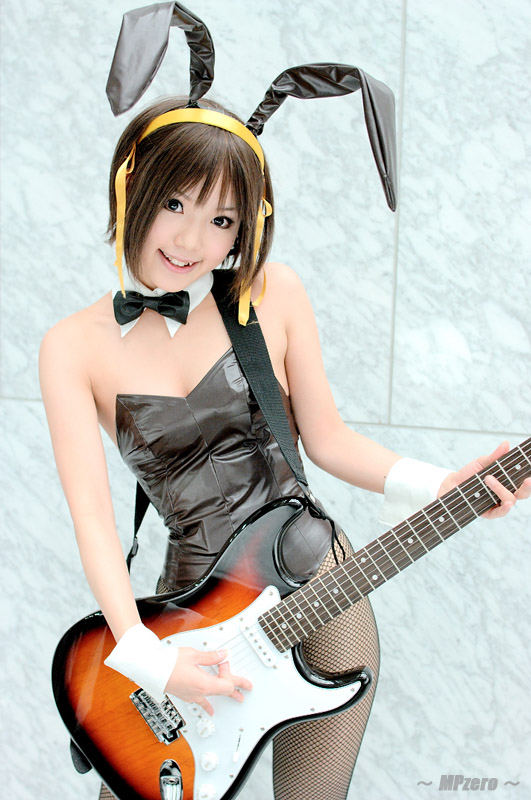 kipi-san, suzumiya haruhi, suzumiya haruhi no yuuutsu, photo (medium), 1girl, animal ears, asian, brown eyes, brown hair, cosplay, fake animal ears, female focus, guitar, instrument, leotard, looking at viewer, pantyhose, playboy bunny, rabbit ears, smile, solo, suzumiya haruhi (cosplay)