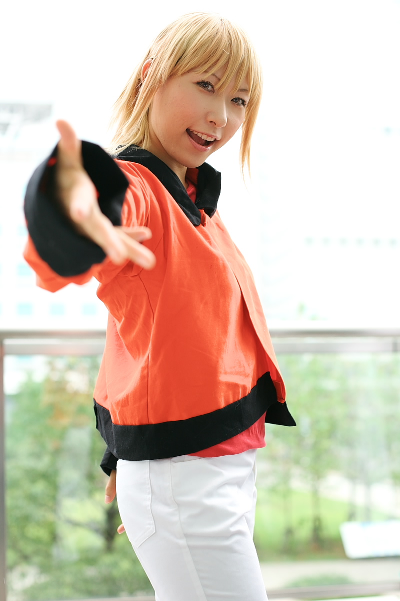 chippi, character request, highres, photo (medium), source request, 1girl, asian, blonde hair, blurry, color contacts, cosplay, depth of field, female focus, looking at viewer, short hair, solo