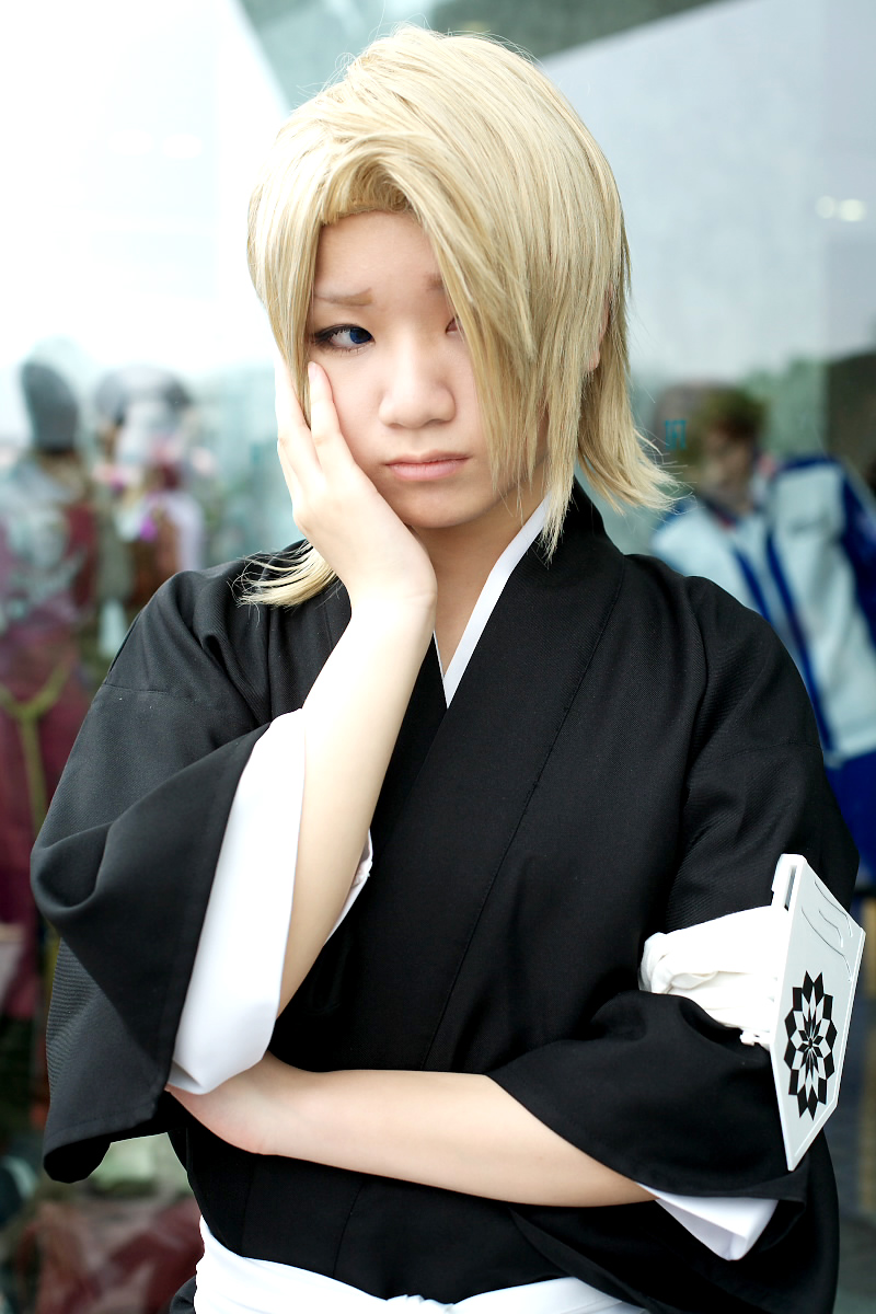 kira izuru, bleach, highres, photo (medium), cosplay, crossdressing, momoneko haru