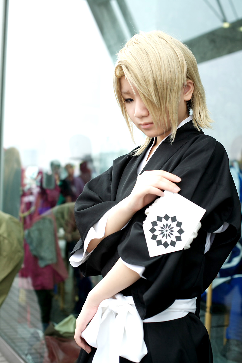 kira izuru, bleach, highres, photo (medium), cosplay, crossdressing, momoneko haru